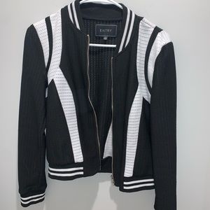 Entry B&W Jacket